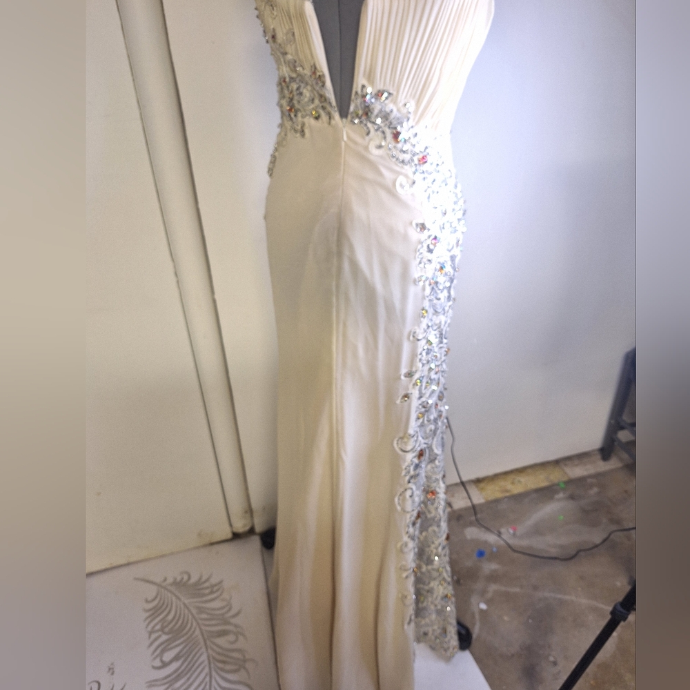 By Johnny Cream and Silver Strapless Gown with Sweetheart Neckline Size 4 - Picture 9 of 12